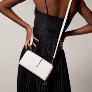 NWT Love & Lore Crossbody Travel Wallet Ivory